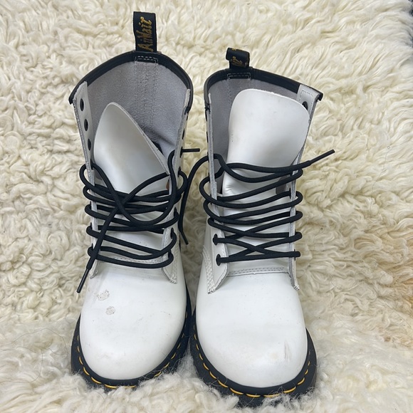 Dr. Martens 1460 8 Eye Leather Lace Up Boots White Women's Size 8 - Picture 6 of 6